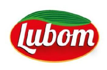 Lubom expresado en letras, rodeado de óvalo rojo con imagen verde en la parte superior