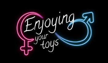 Imagen de Enjoying your toys