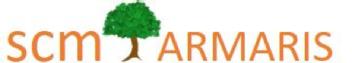 Imagen de las letras scm en minúsculas de color naranja , un árbol con el troco marrón y la copa verde con la forma que aparece en el distintivo , las letras ARMARIS en mayúsculas de color naranja